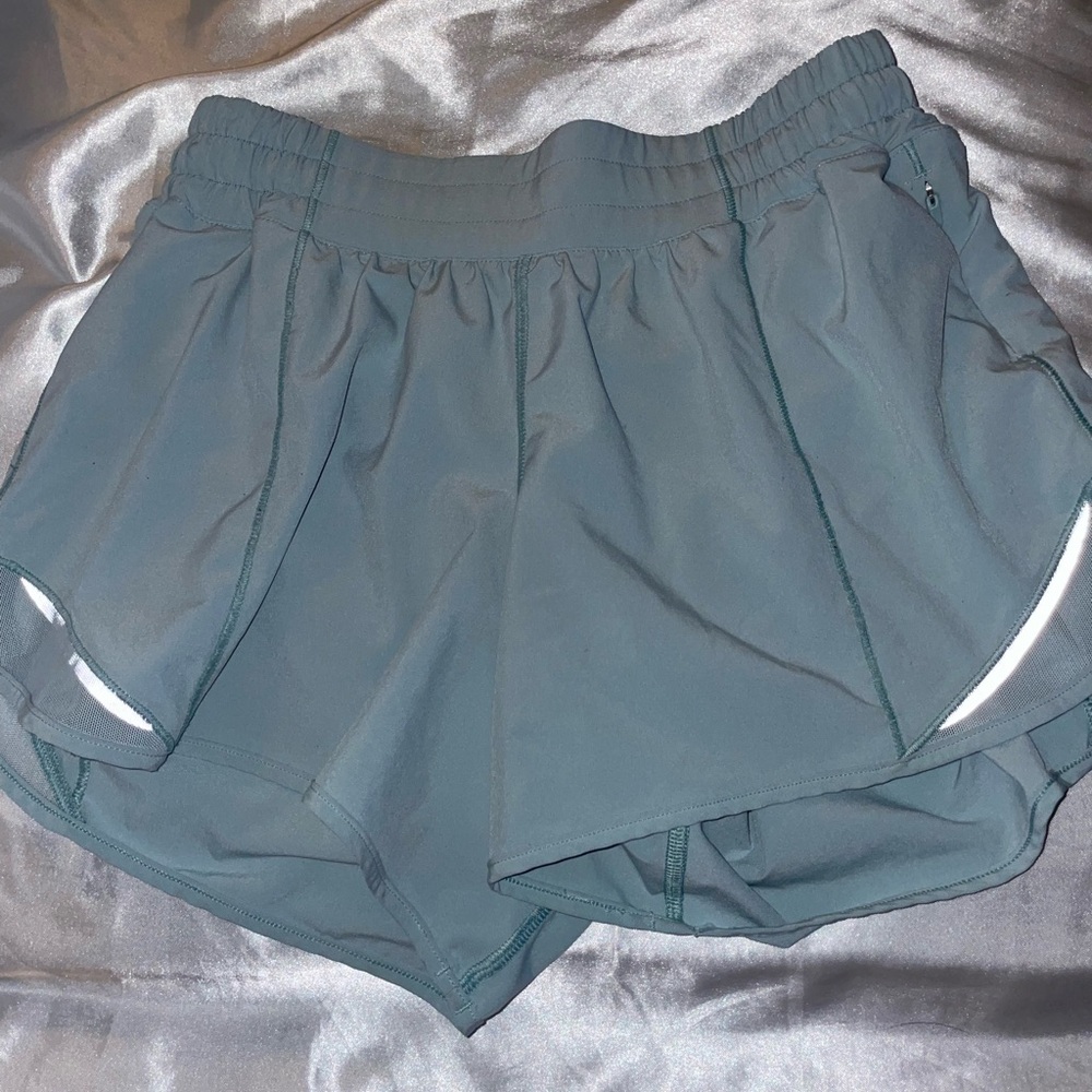 Lululemon Hotty Hot Shorts Size 6